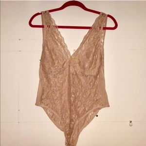 NWT Mustard Seed nude/mauve lace body suit medium